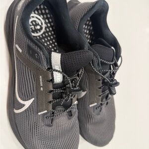 Las Vegas Raiders Nike Pegasus men’s 10.5 used different laces